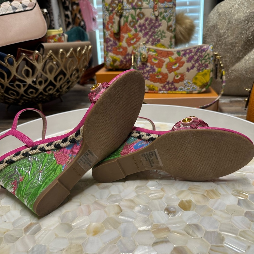 Gorgeous NEW Betsy Johnson Sandals! 8.5 M - Picture 5 of 5
